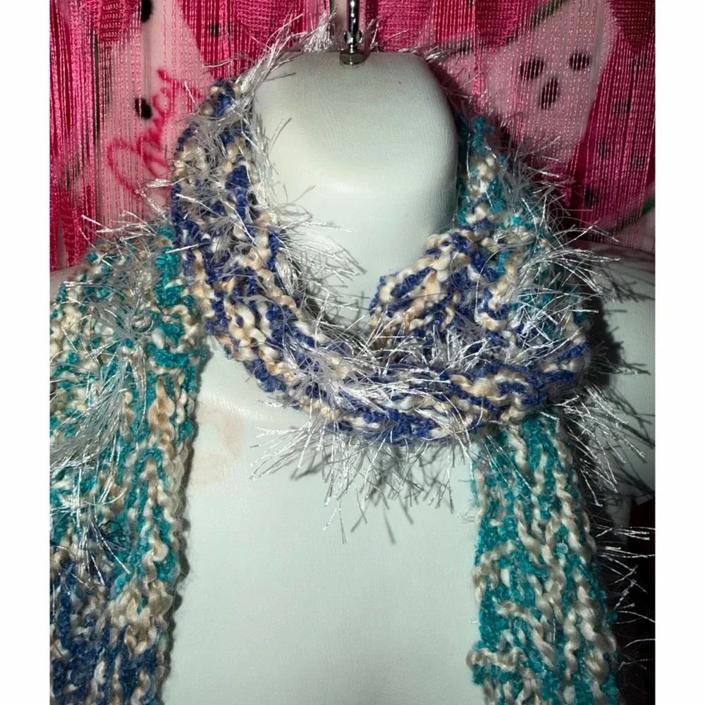 🩵 Chic Fringe Scarf